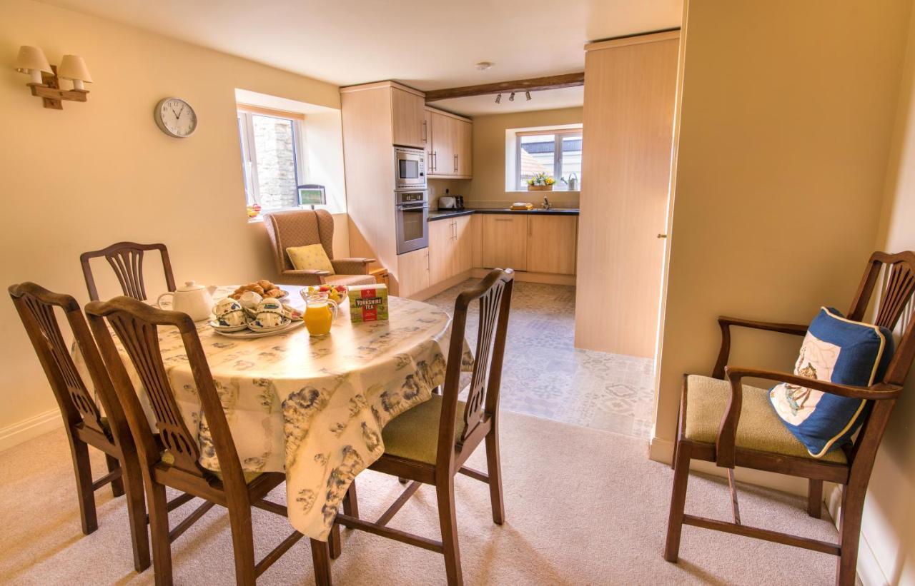 Valley View Farm Holiday Cottages Гелмслі Екстер'єр фото