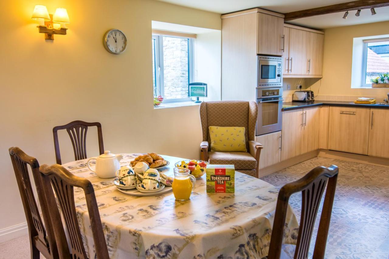 Valley View Farm Holiday Cottages Гелмслі Екстер'єр фото